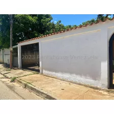 Fresca Y Amplia Casa En Margarita. Terreno De 1.100 M2 Adicional. San Juan. Xm. 24-2729