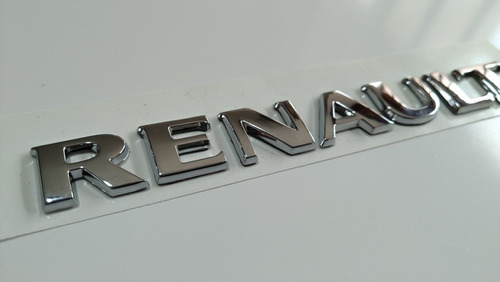 Renault Koleos Emblema Compuerta  Foto 2