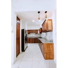 Vendo Espacioso Apartamento Con Terraza En La Av. Independen