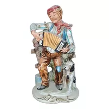 Estatuilla De Hombre Tocando El Bandoneon Réplica 