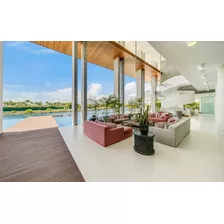 Villa En Venta En Isla Grande Cap Cana De 5 Habitaciones