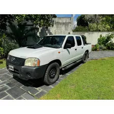 Nissan Np300