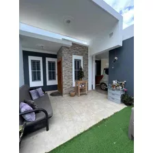 Hermosa Y Amplia Casa En Venta En Gurabo