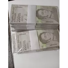 Paca O Fajo De Billetes De 200 Mil Bss