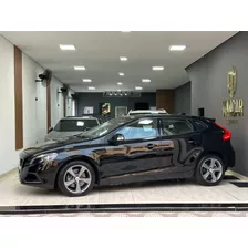 Volvo V40 Kinect - 2018 