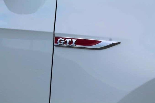 2 Emblemas Espadillas Gti Golf Polo Volkswagen Rojo Fender Foto 3