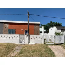 Muy Buena Oportunidad!!! Casa De 2 Dorm, Y Lugar Para Auto!!