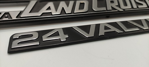 Toyota Land Cruiser 4.5 Emblemas  Foto 4