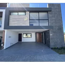 Casa En Venta En Parque Chihuahua, Zona Lomas De Angelópolis Iii