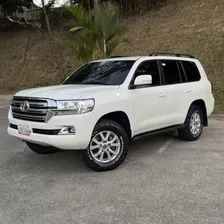 Toyota Land Cruiser V8 5.7