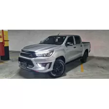 Toyota Hilux Cd 2.8 4x4 Manual Diesel 2017