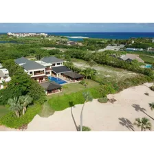 Villa De Lujo De Oportunidad En Cap Cana Con Vista Al Mar Con 5 Habitaciones Y 4 Parqueos 
