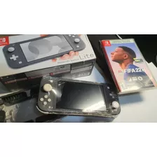 Nintendo Switch Lite + Fifa 22