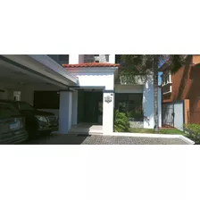 Se Vende Hermosa Y Amplia Casa En Residencial Altos De Panama