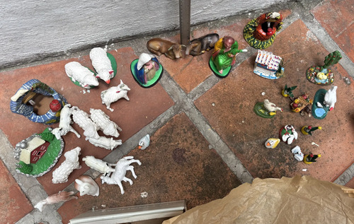 Vintage Figuras De Nacimiento Y Adornos Navideños Varios — imagen 1