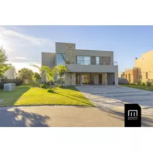 Casa En Venta En Terralagos