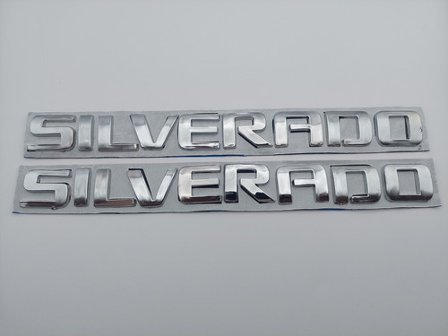 Emblemas Chevrolet Silverado Letras Cromadas Dos Piezas Foto 2