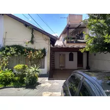 Terreno Com Duas Casas, Sendo Uma Casa Térrea E Um Sobrado, Área Total 328,10 M²