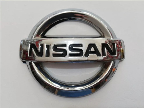 Emblema Nissan Platina Parrilla Foto 3