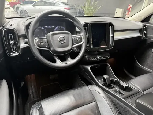 Volvo Xc40 2.0t T4 Momentum Fwd - 13