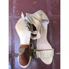 Sandalia Beige Talle 40 Con Poco Taco.