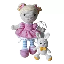 Boneca Cabelo Loiro E Coelhinha Em Amigurumi - Crochê