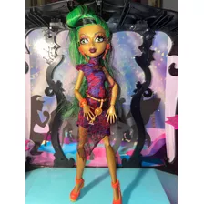 145 - Monster High Jinafire Long Scaris