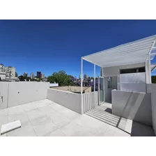 Excelente Casa En Venta En Barrio Parque Íntegramente Reciclada.