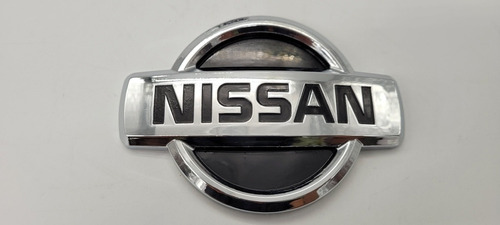 Foto de Nissan Pathfinder Emblema Persiana 