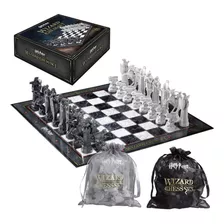 The Noble Collection Wizard's Chess Set Nn7580