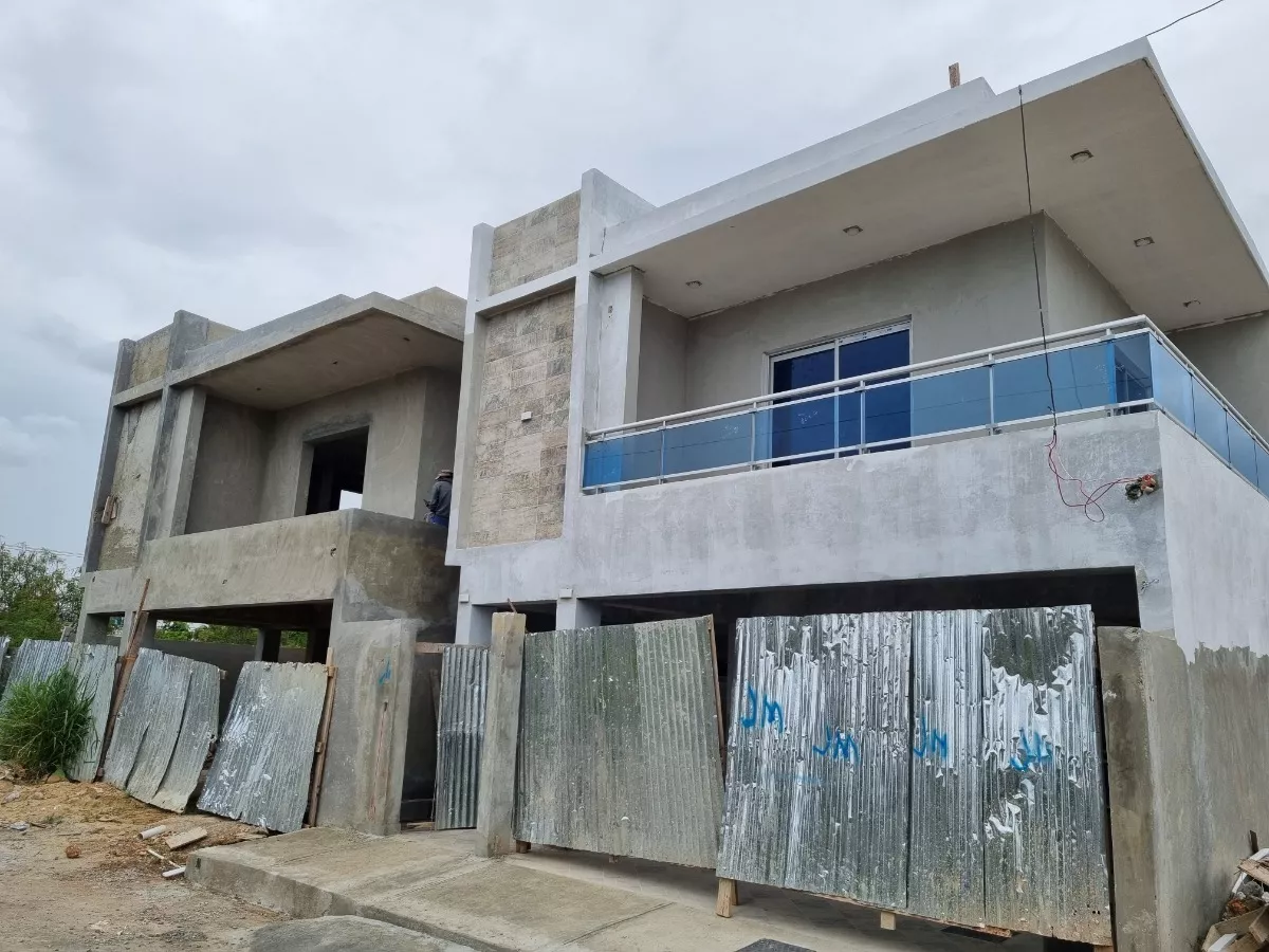 Casa De Dos Niveles Con 4 Habitaciones En Prado Oriental,  Autopista De San Isidro, Santo Domingo Este,  Republica Dominicana