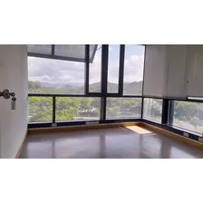 Oficina En Alquiler En Plaza Venezuela / 200m²/ Canon $1600