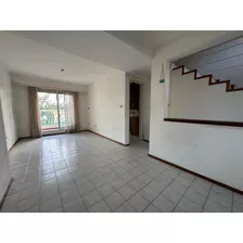 Apartamento Dúplex En Venta De 2 Dormitorios, Buceo