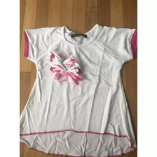 Remera Blanca Con Vivos Fucsia Y Flor Aplicada