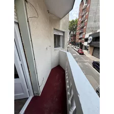 Apartamento En Alquiler 2 Dormitorios Al Frente Con Balcón En El Barrio Cordon 