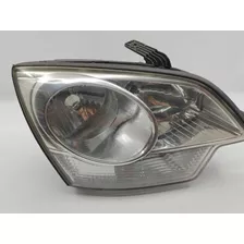 Farol Direito Com Um Engate Quebrado Captiva Sport Awd 2009