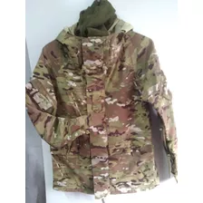 Campera Multicam. Talle L.