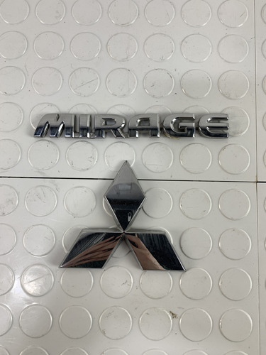 Emblemas De Cajuela Mitsubishi Mirage 1.2 2015-2019 Foto 2