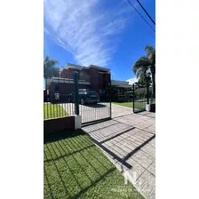 Muy Linda Casa En Venta De 3 Dormitorios Punta Del Este