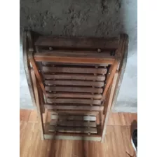 Es Una Silla Cómoda De Madera 