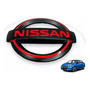Emblema Parrilla Nissan March Del 2022 Al 2024 Gris Blanco 
