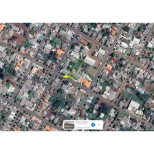 Casa Em Madeira Em Torno De 80 M² , Terreno De 900m² (15x60) Localizado No Centro De Quedas Do Iguaçu