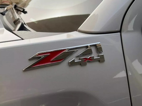 2 Emblemas Z71 4x4 Chevrolet Cheyenne Silverado 2014 2018 Foto 3