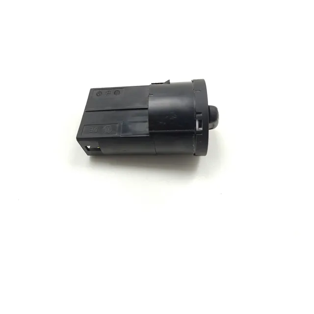 Botão Comando Luz Do Farol Volkswagen Saveiro 1.6 2021 3