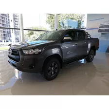 Toyota Hilux Sr 4x2 Nafta 2024 Gris Oscuro 0km