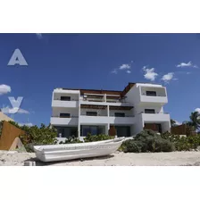 Casa En Venta, 4 Recámaras, Piscina, Frente Al Mar, San Benito, Mérida, Yucatán .