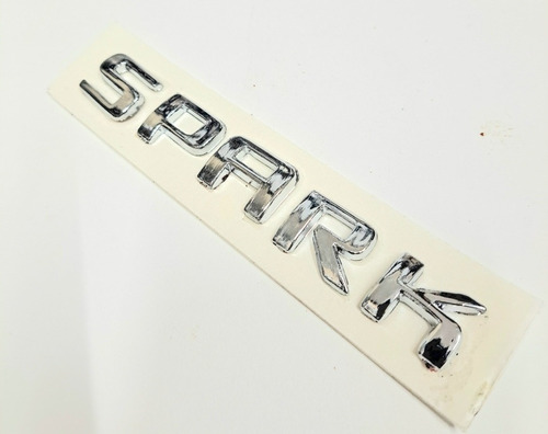Emblema Letra Chevrolet Spark Foto 3