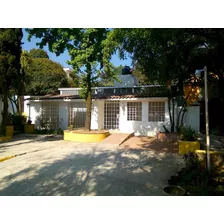 Conjunto De 4 Casas Estilo Chalet Cerca De Santa Fe 