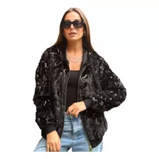 Campera Con Piel Negra Con Lentejeulitas Doradas, Talle M