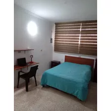 Alquilo Habitacion Con Baño. Entrada Independiente En Urdesa Norte. 